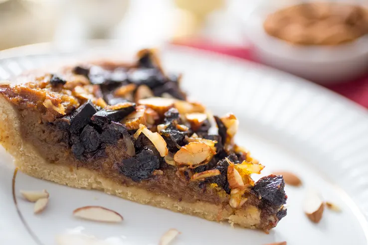 Pay de Dátil con Almendras